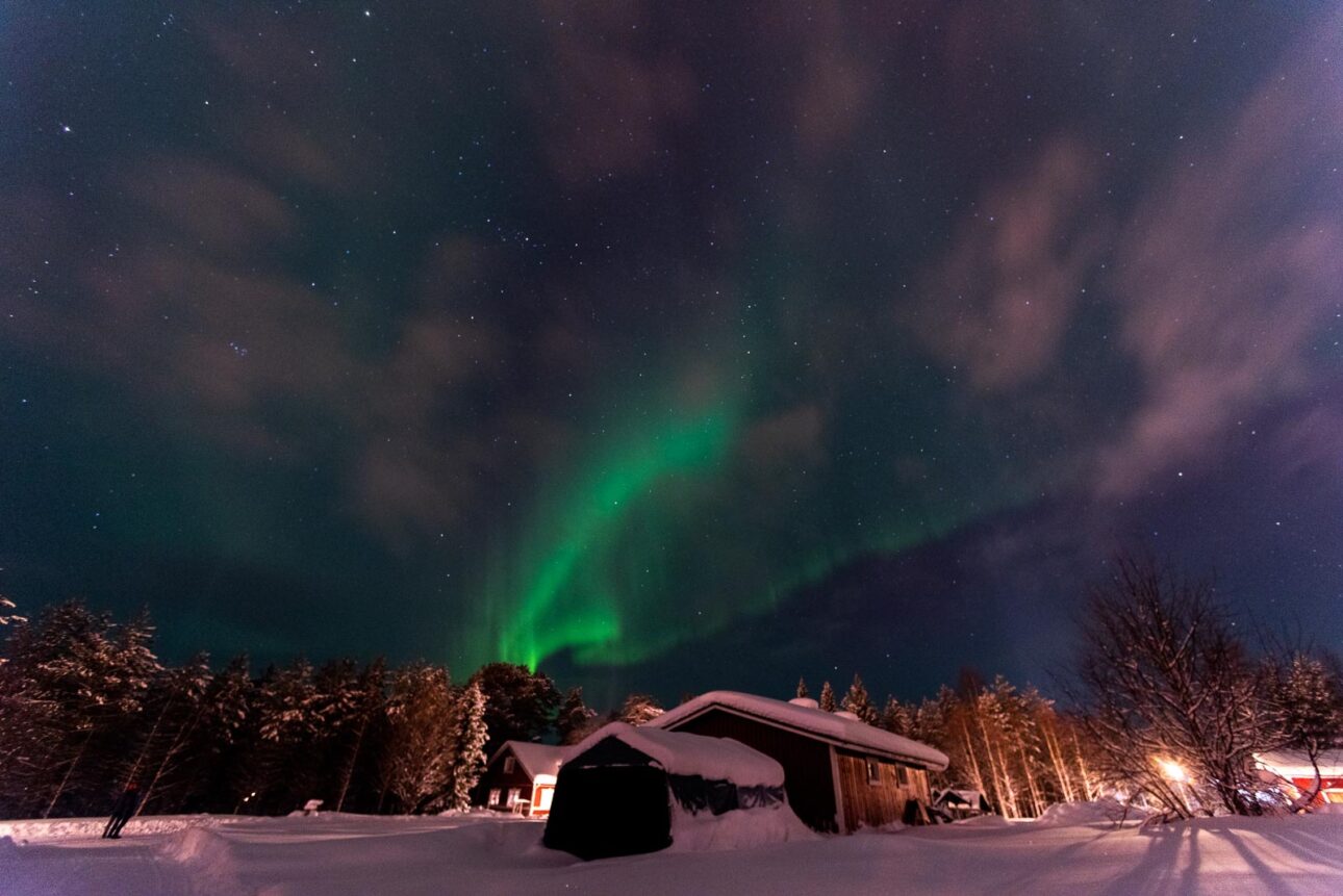 How do you photograph an aurora borealis? 
Wie fotografiert man ein Polarlicht?